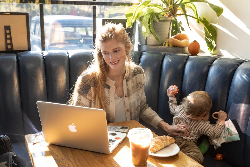 Gen Z, millennial moms who take babies to job interviews